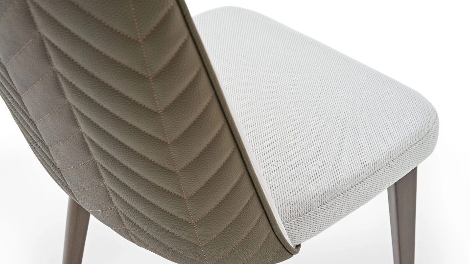 6a6b596c6001c 95795083 sw1920sh1080.png PIERO – Chaise – Cendrier clair - brun, vert clair, gris foncé, crème, champagne, café au lait – vue 4