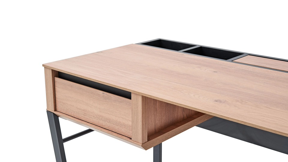 6a6b610815356 97438176 sw1920sh1080.png SOLID – Maquillage - Bureau de travail – vue 4