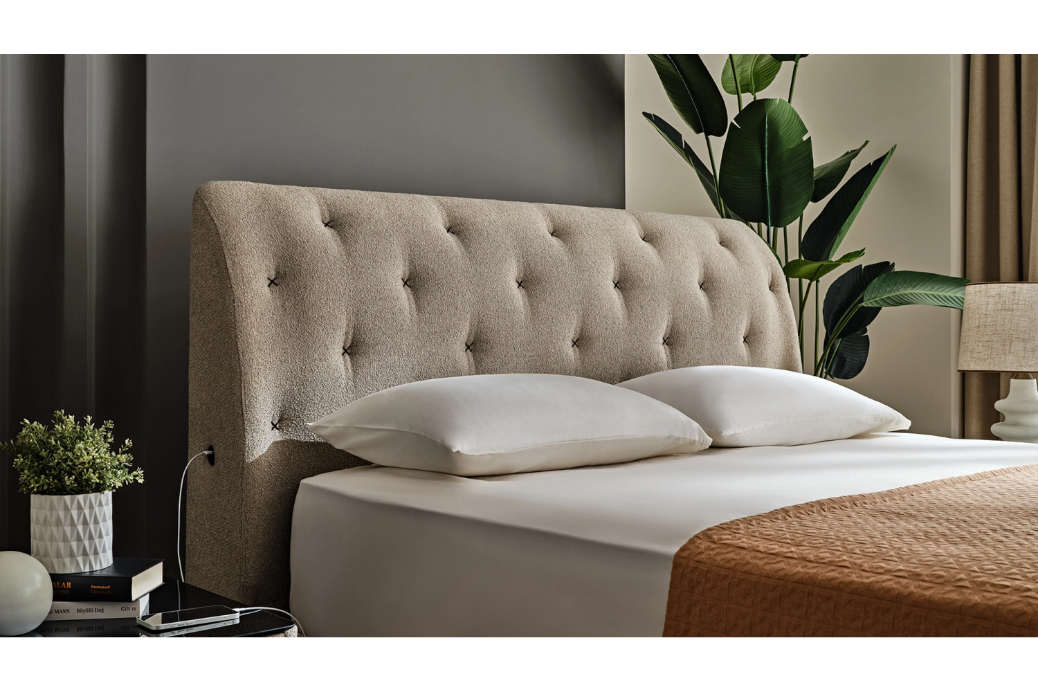 6a6b63004240f 9027850 sw1920sh1080.png LOVA MAESTRO – Tête de lit – Réf. 9859