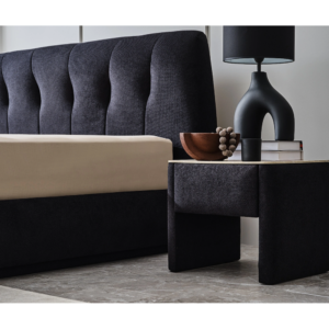 LOVA MASTER NIGHTSTAND – Maître de chevet – 530x470 cm