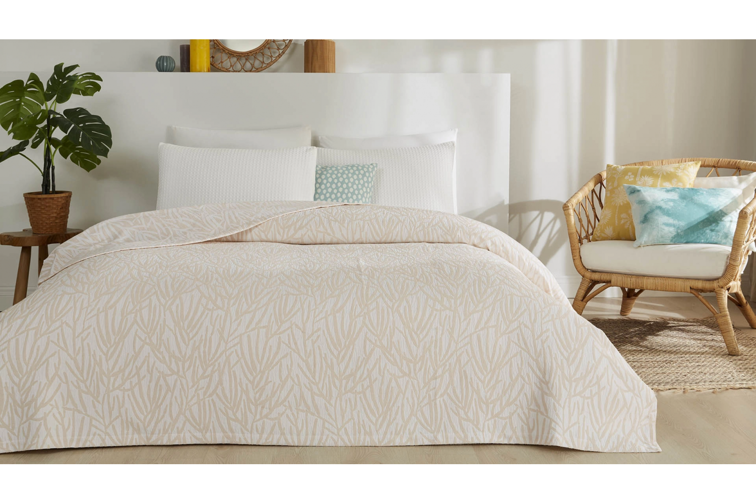 6a6b6bde87b74 92403846 sw1920sh1080.png LOVA NARNI – Couvre-lit