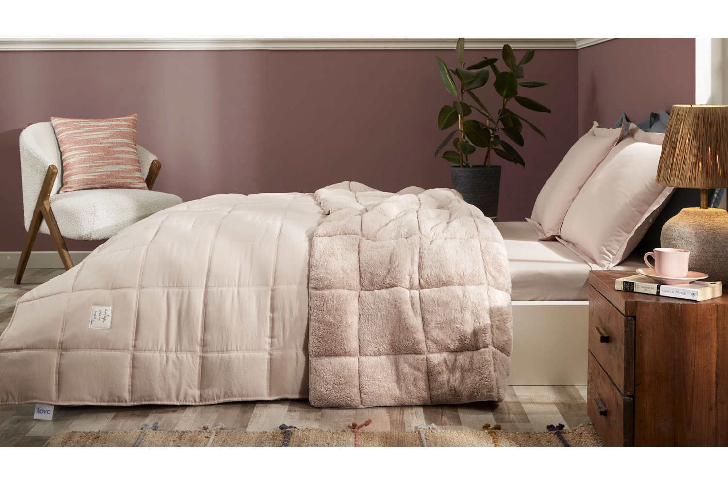6a6b7b193da8c 46394863 sw1920sh1080.png LOVA PLUSHIE SLEEP SET – Ensemble de sommeil en peluche – Réf. 2013 – vue 2