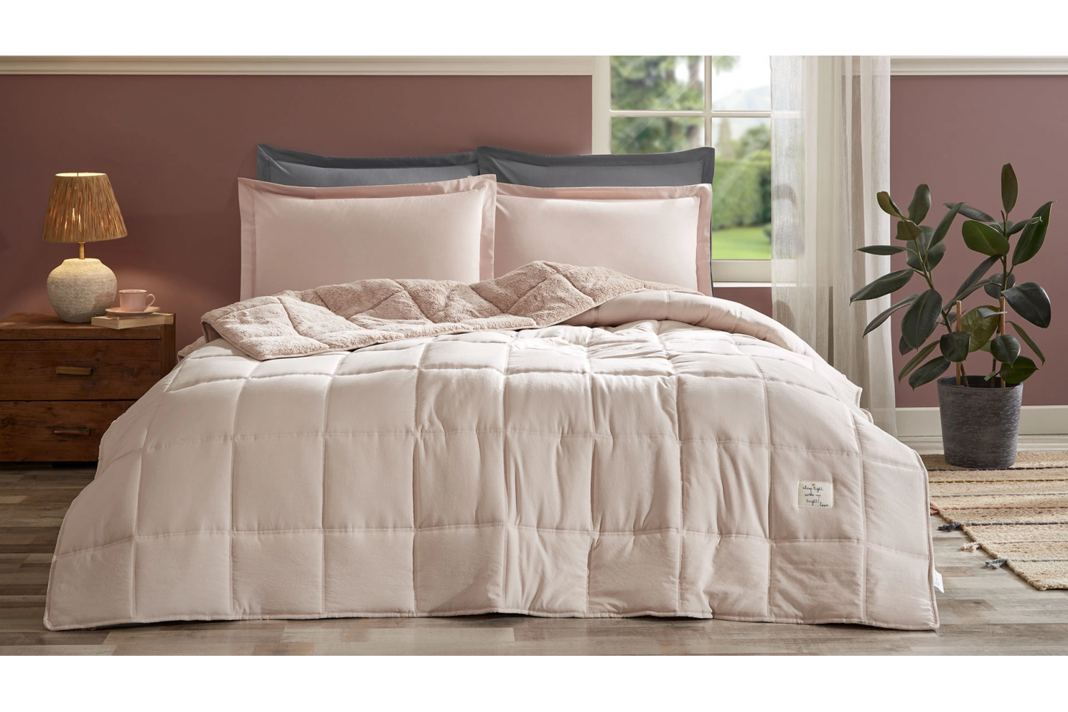 6a6b7b1f5187f 89869680 sw1920sh1080.png LOVA PLUSHIE SLEEP SET – Ensemble de sommeil en peluche – Réf. 2014